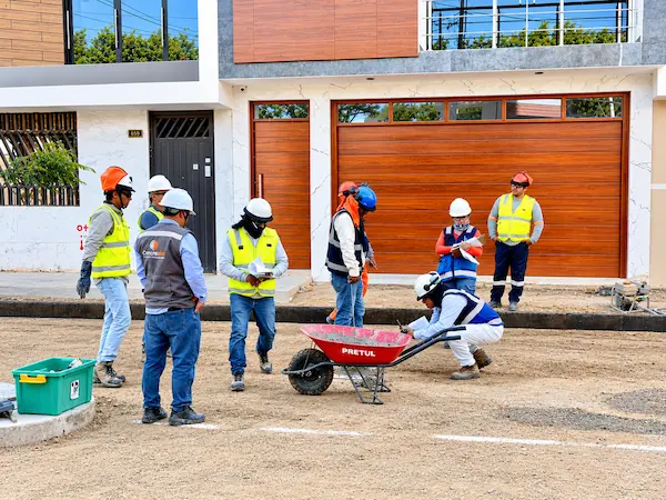 Camión mezclador Concreafer en operación